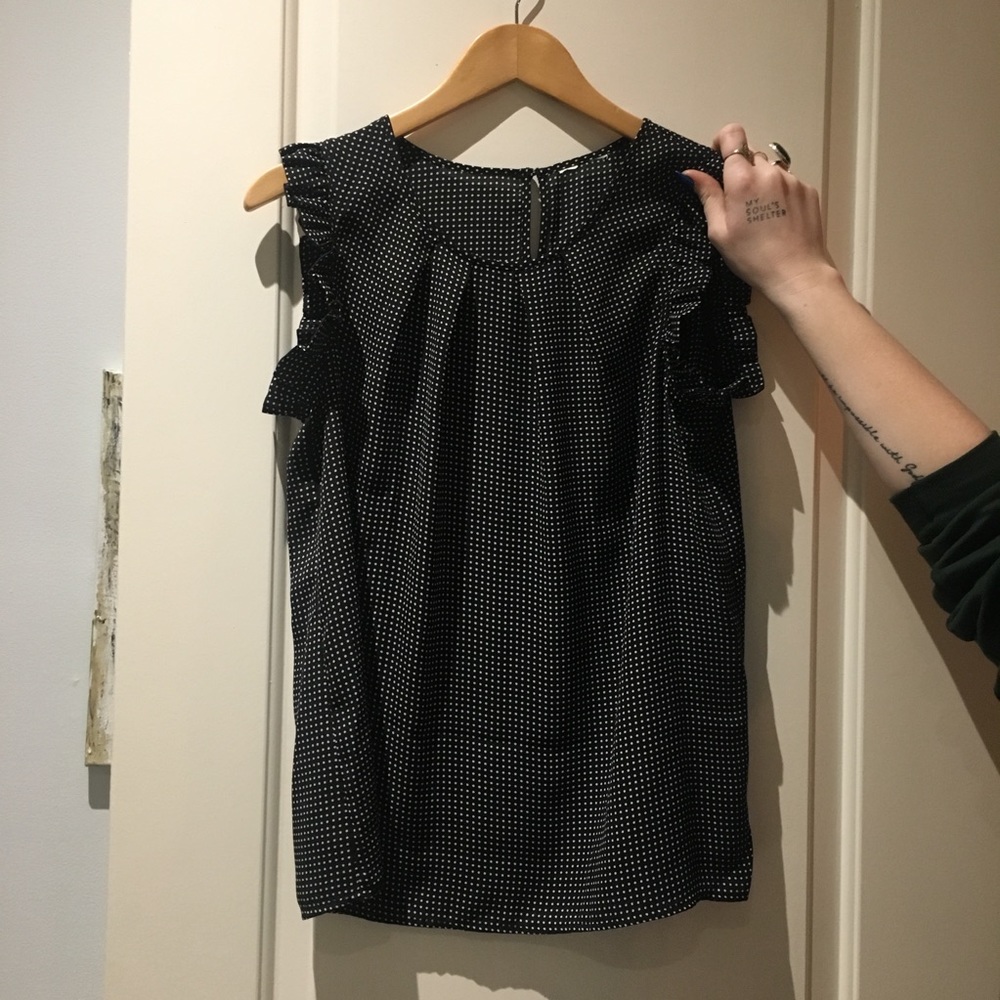 BLACK AND WHITE POLKA DOT TOP